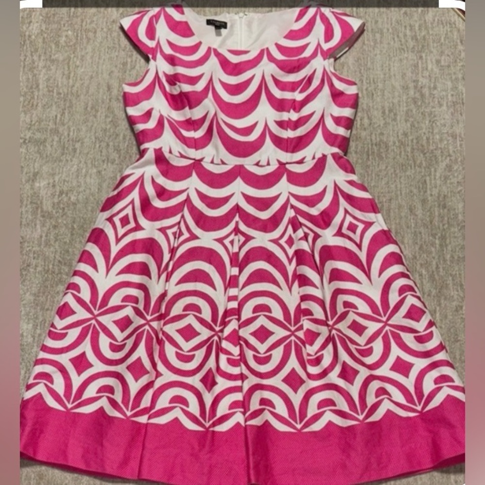 ⭐️HP⭐️TALBOTS DRESS Pink & White Scallop Print-Cap Sleeve- Fit&Flare Fully-lined - Picture 7 of 13